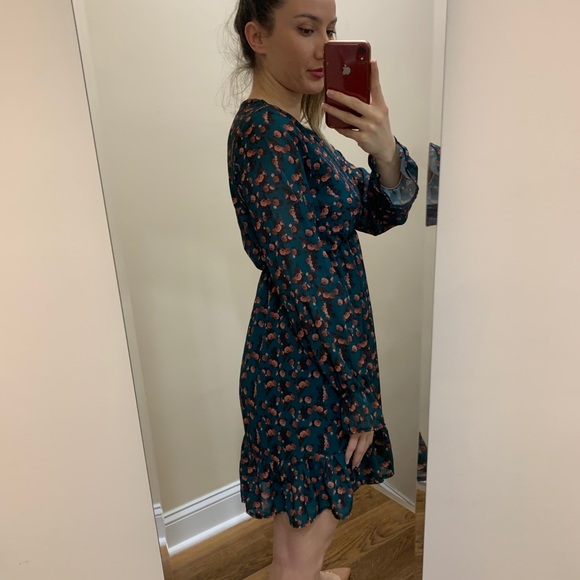 3/$25 Italian long sleeve ruffle dress - Picture 3 of 5